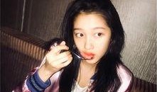 女星半夜吃瓜图片,女星神秘午夜吃瓜瞬间曝光