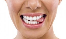 吃瓜突然舌根疼,揭秘夏日饮食健康之谜