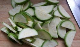 冷冻后葫芦瓜怎么吃,冷冻葫芦瓜的多样食用攻略