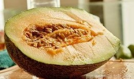 哈密瓜吃的是果皮吗,果皮还是果肉，谁才是真正的美味？