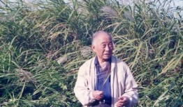 庄户老头吃瓜,品味乡村生活乐趣