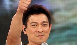 刘德华现场吃瓜,趣味横生瞬间曝光