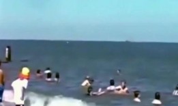 今日吃瓜飞机坠落,今日吃瓜飞机坠落事件回顾