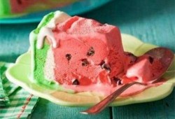 冰淇淋瓜小孩吃,冰淇淋瓜，甜蜜滋味，快乐童年