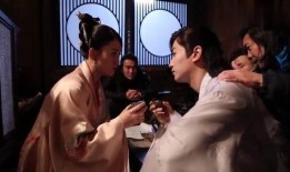 片场吃瓜吻戏,揭秘吃瓜吻戏背后的甜蜜故事