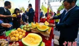 长沙民政吃瓜跳舞,吃瓜群众围观校园新风尚